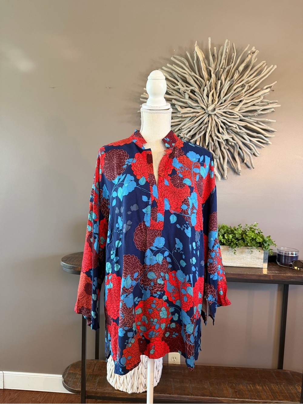 Natori Floral Print Rayon Top in Blue‎ and Red